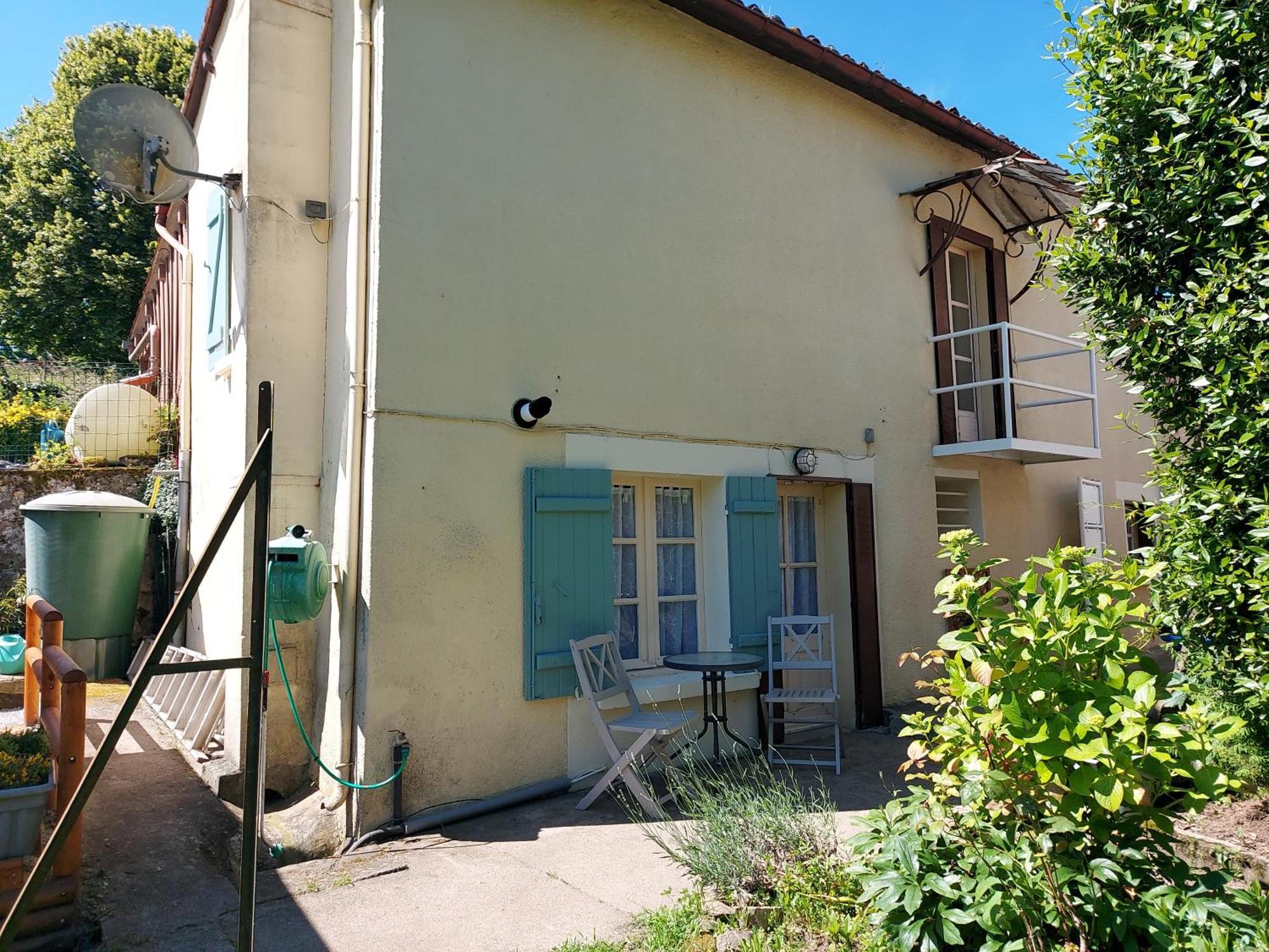 Charming Two Bedroom Gite With Beautiful Gardens Confolens Εξωτερικό φωτογραφία